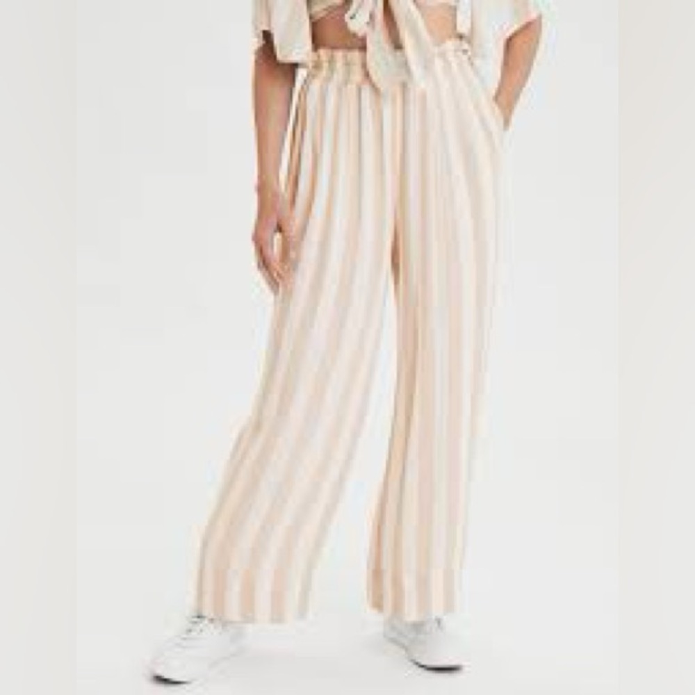 American Eagle Outfitters Cream Fabric
